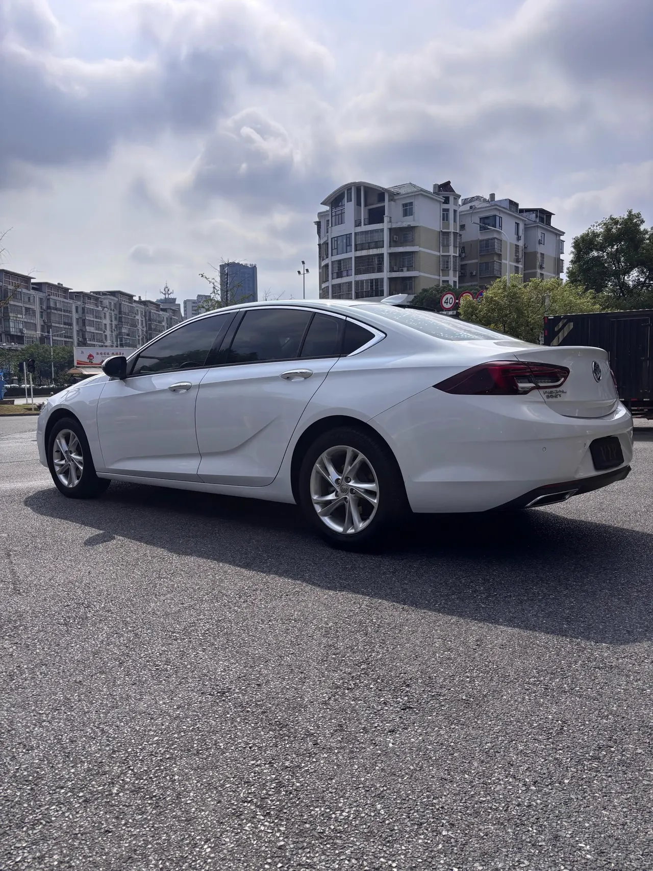Buick 2020 Regal 1.5T 552T Elite Automatic Gear 5