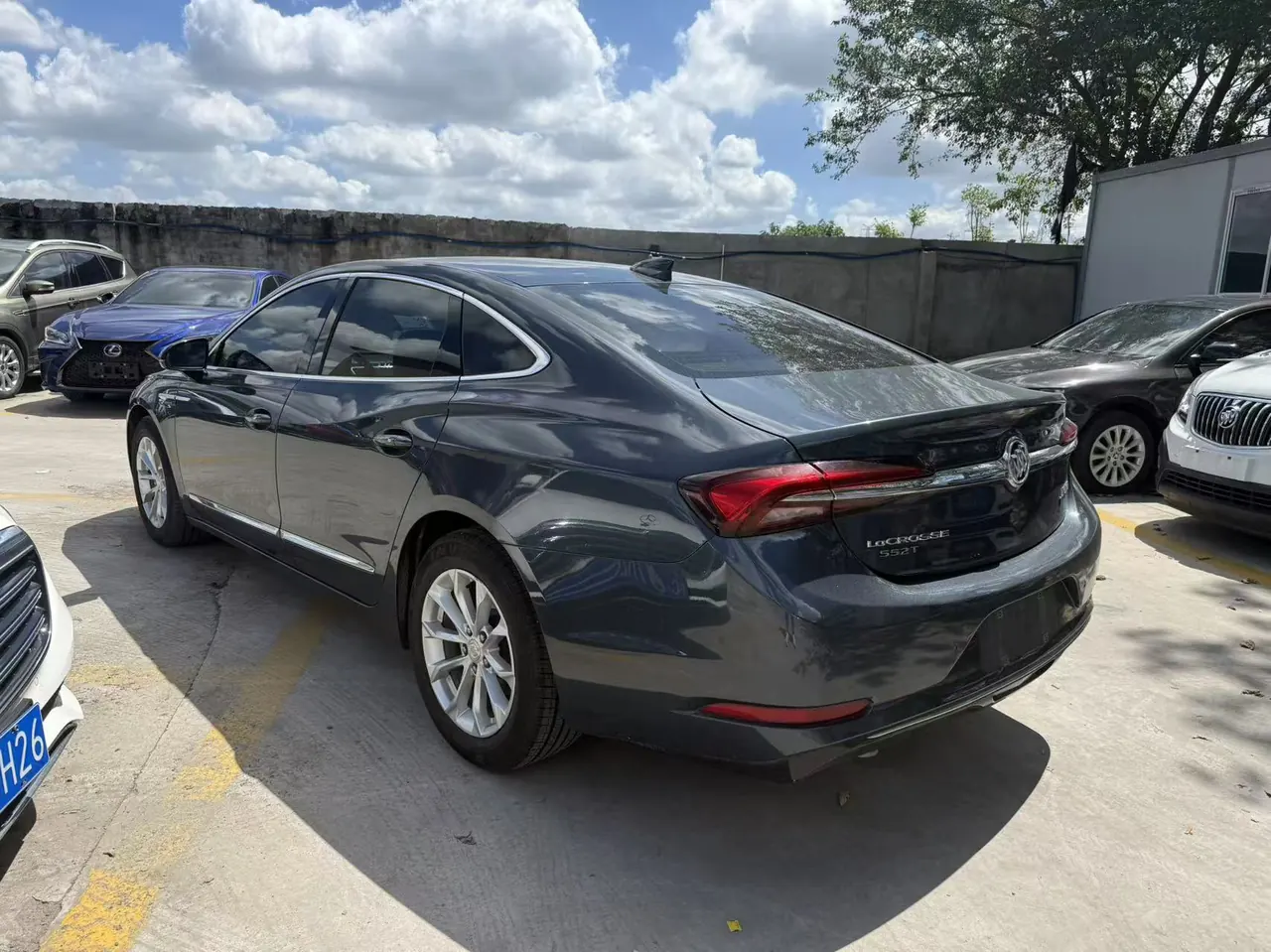 Buick 2022 LaCrosse 1.5T 552T Luxury Automatic Gear 3