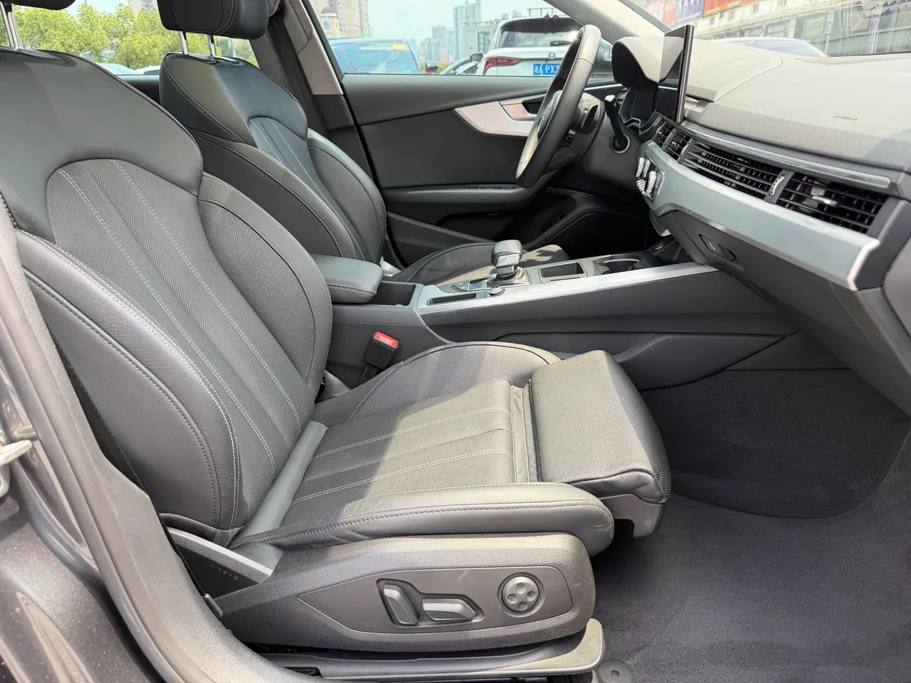 Audi 2020 A4L 2.0TFSI 40TFSI Deluxe Dynamic Automatic 10