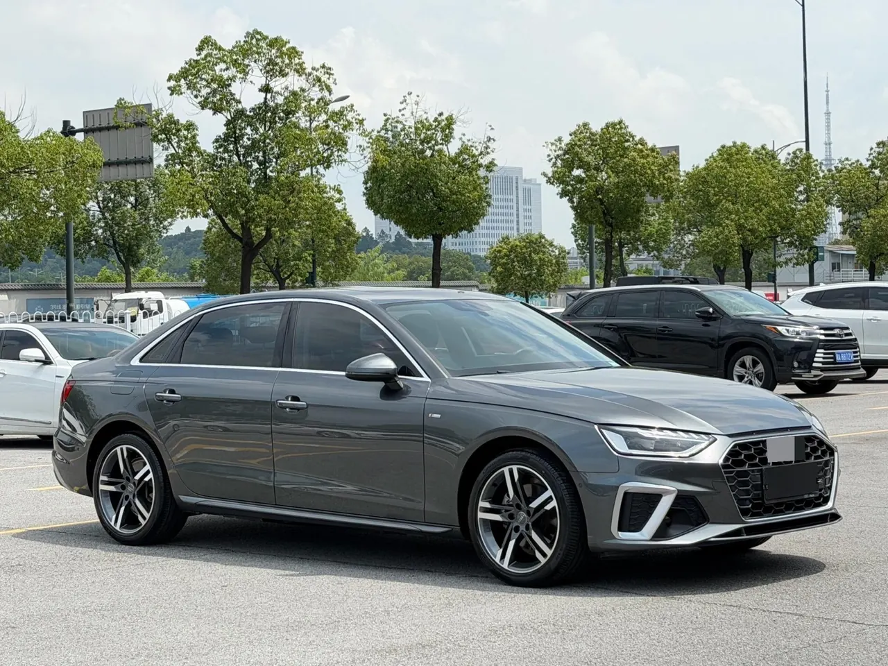 Audi 2020 A4L 2.0TFSI 40TFSI Deluxe Dynamic Automatic 2