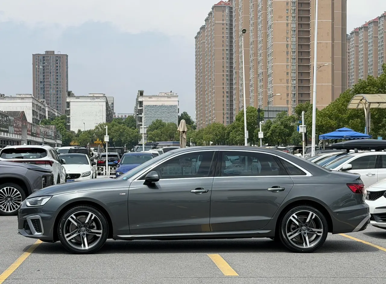 Audi 2020 A4L 2.0TFSI 40TFSI Deluxe Dynamic Automatic 5