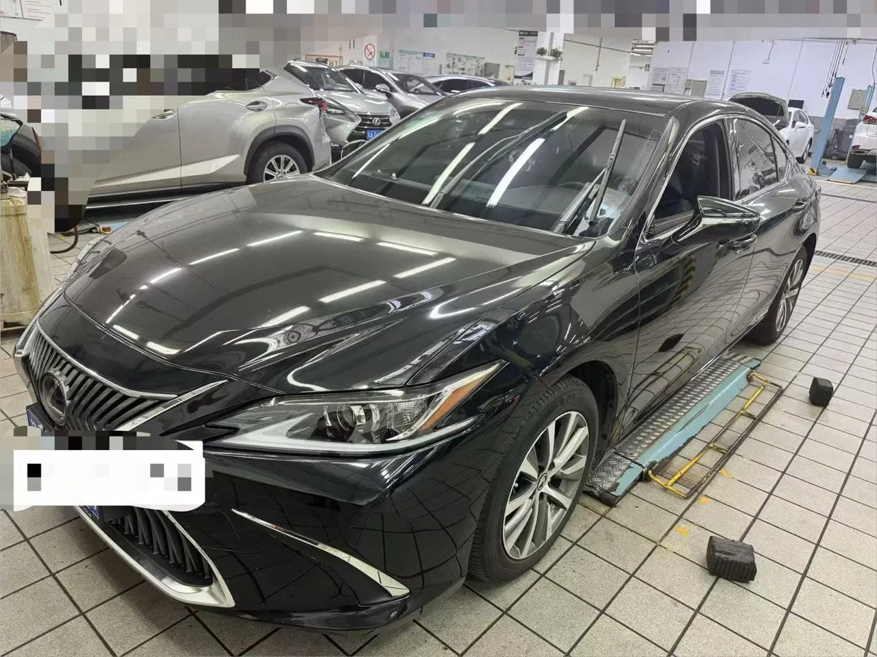 打开图片灯箱:Lexus ES (Imported) 2020 ES300h 2.5 Stepless Excellence Edition Automatic Gear