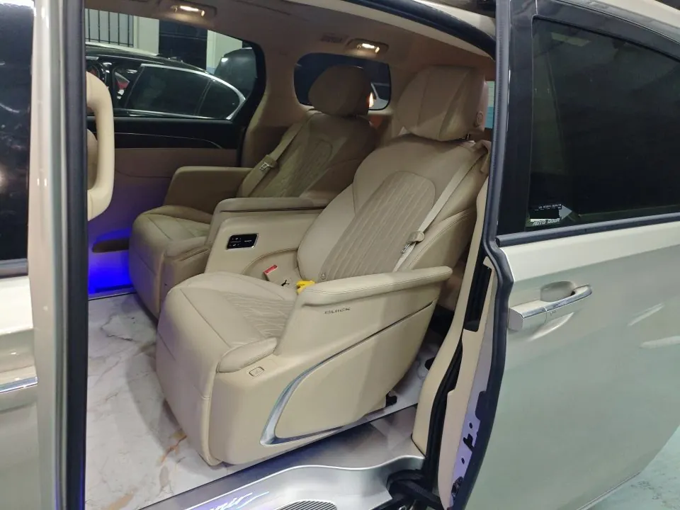 Buick 2023 GL8 ES Lu Zun 48V 2.0T 653T Luxury Automatic Gear 4