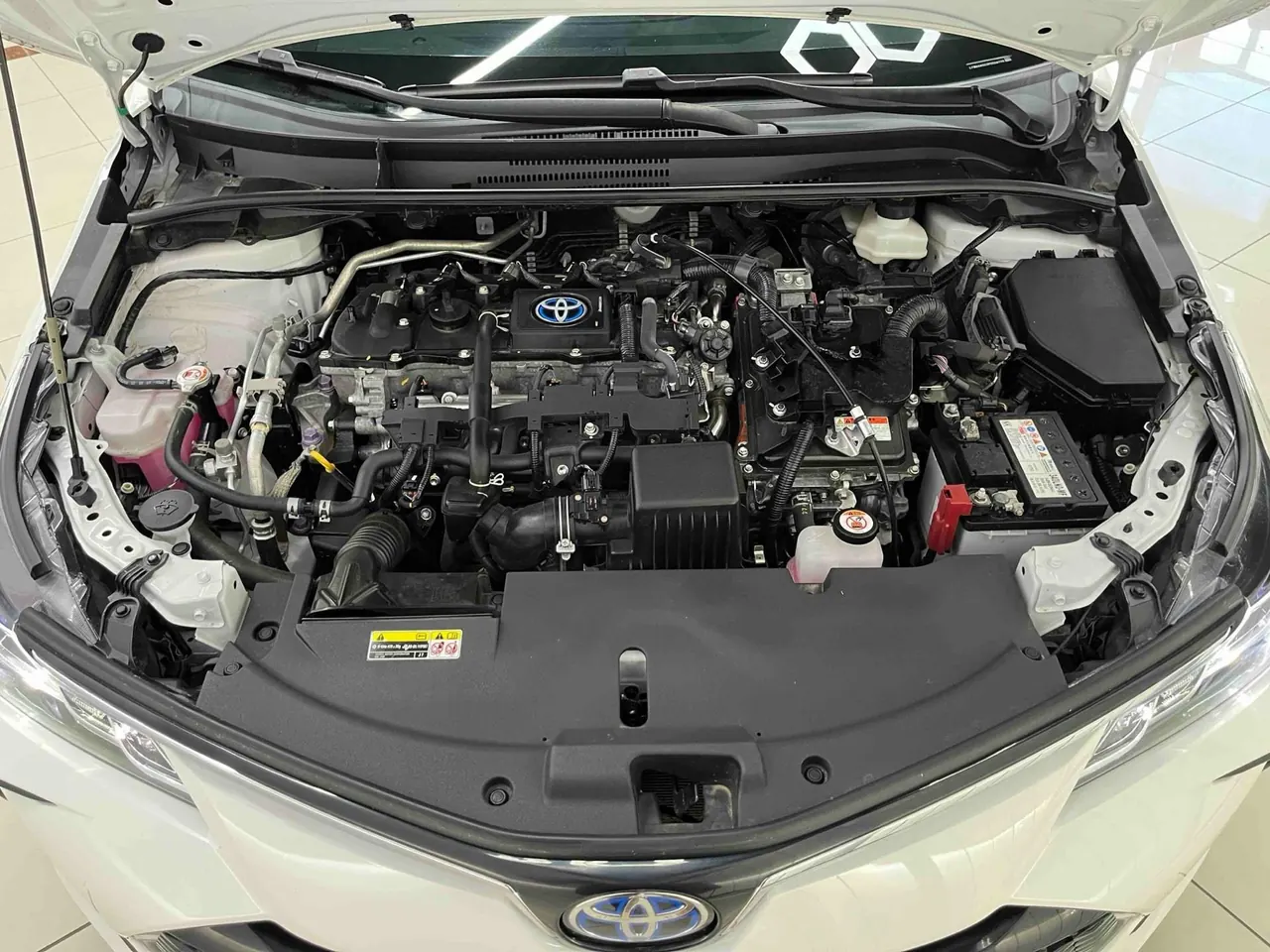 Toyota 2023 Corolla Double Engine 1.8 Stepless Intelligent Electric Hybrid Elite Automatic Gear 18