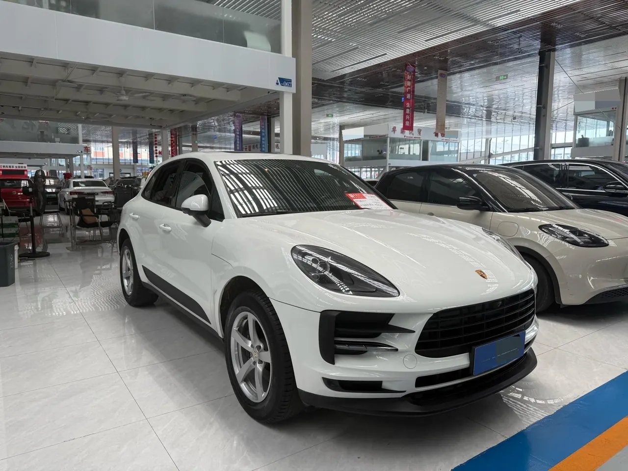 Porsche Macan (Imported) 2020 Macan 2.0T Automatic Gear 3