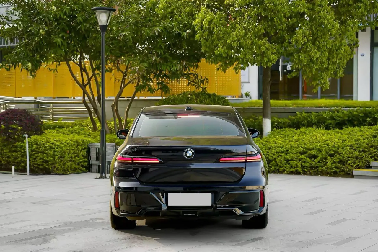 BMW i7 (Imported) 2023 i7 eDrive50L Enjoy M Sports Suit Automatic Gear 4