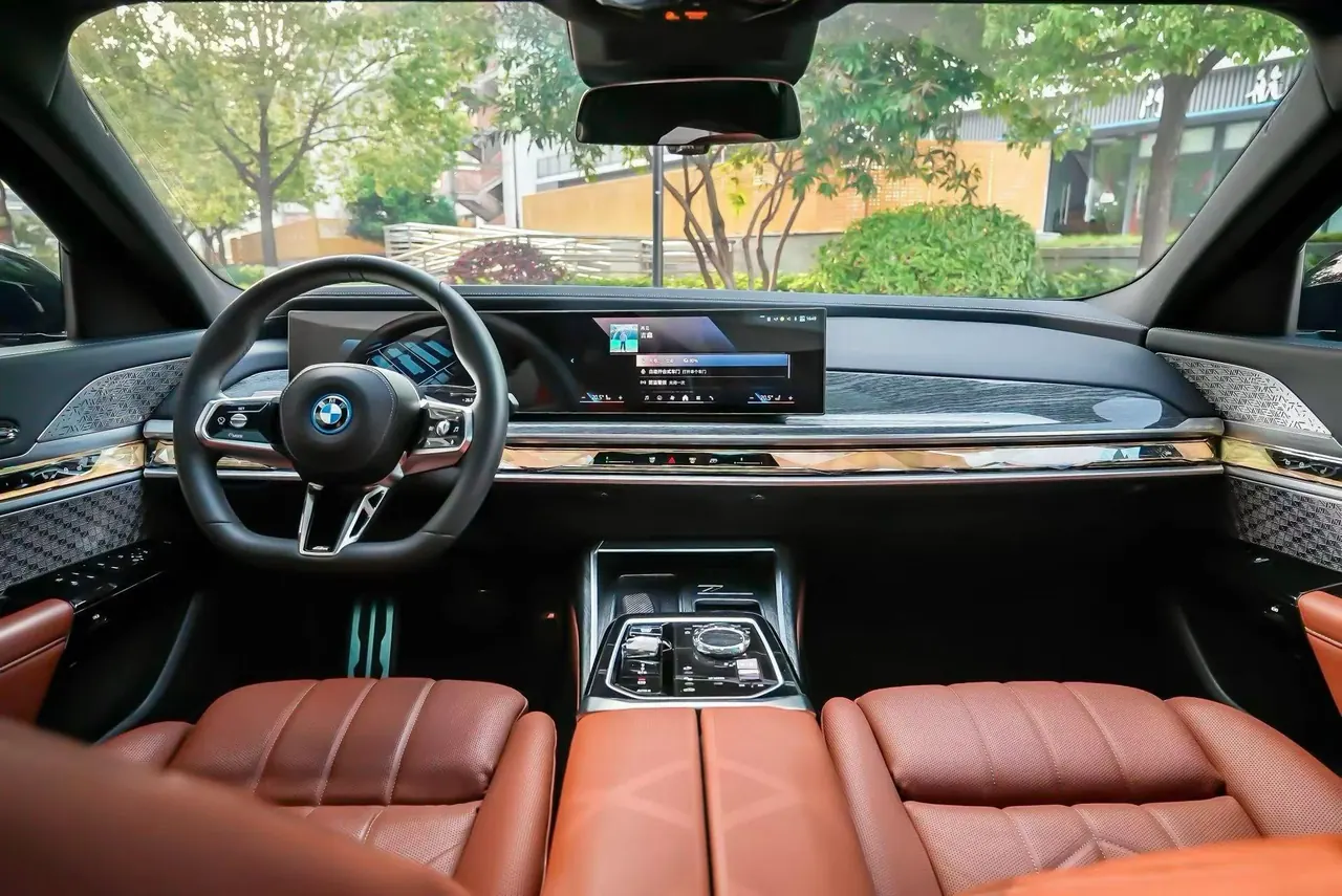 BMW i7 (Imported) 2023 i7 eDrive50L Enjoy M Sports Suit Automatic Gear 6