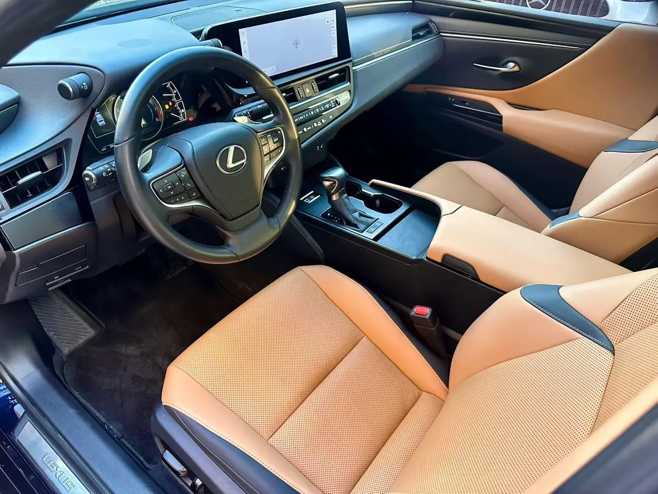 Lexus ES (Imported) 2023 ES200 2.0 Stepless Premium Edition Automatic Gear 5