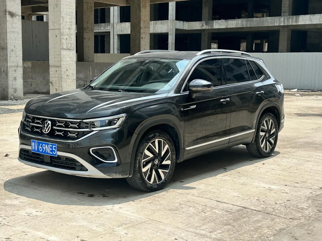 打开图片灯箱:Volkswagen 2024 Tanyue 2.0TSI 330TSI Two-Drive Luxury Plus Advanced Edition Automatic Gear