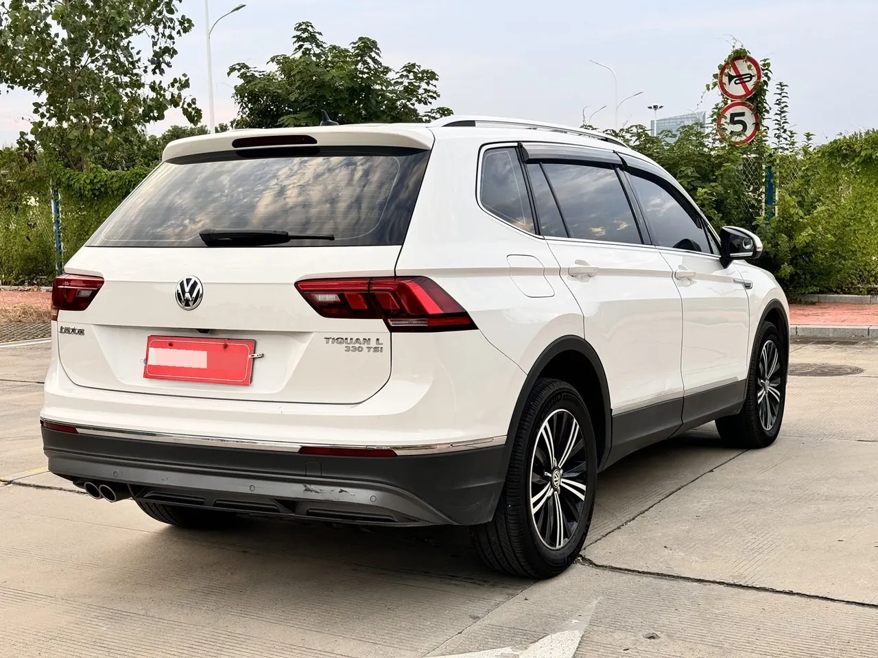 Volkswagen 2020 Tiguan L 2.0TSI 330TSI Two-Drive Panoramic Comfort Edition Automatic Gear 4