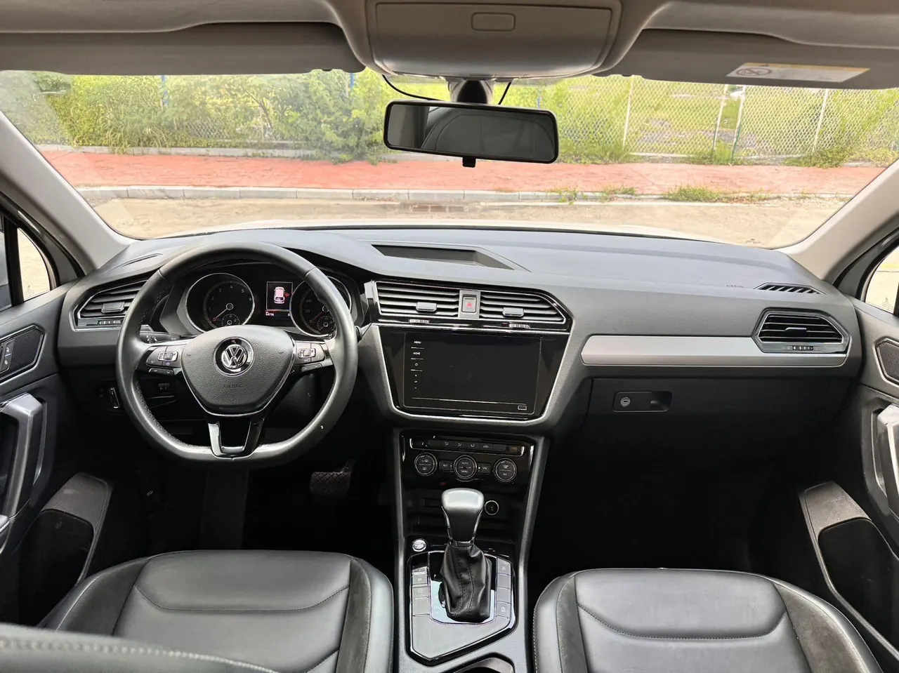 Volkswagen 2020 Tiguan L 2.0TSI 330TSI Two-Drive Panoramic Comfort Edition Automatic Gear 8