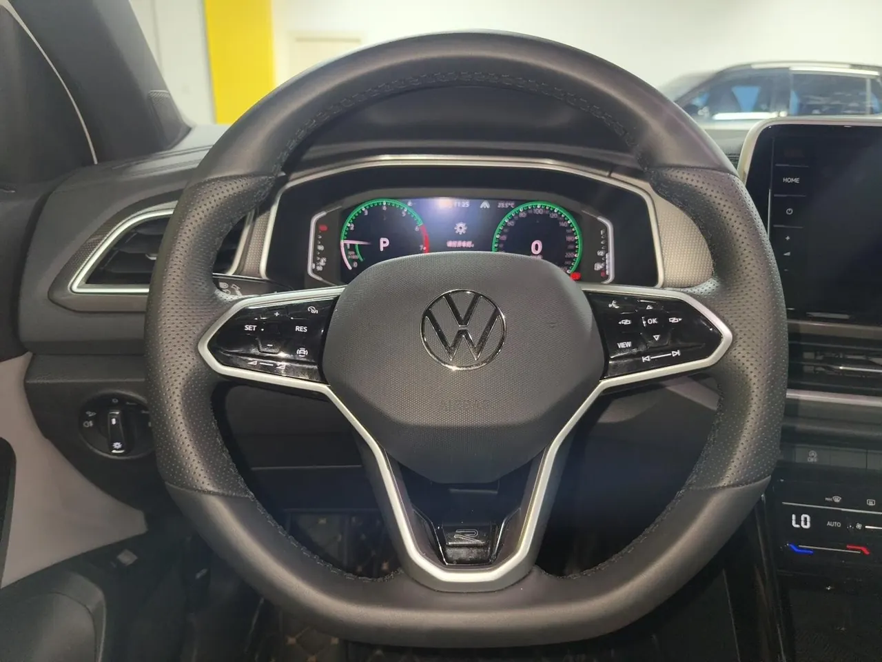 Volkswagen 2025 Tange 1.5TSI 300TSI Two-Drive Chen Guang Edition Automatic Gear 10
