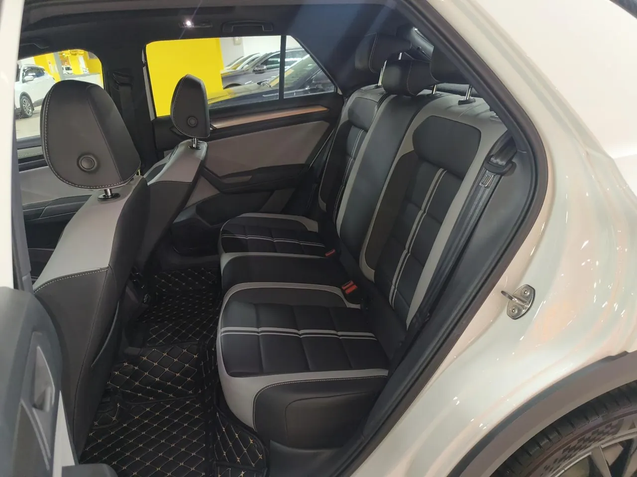 Volkswagen 2025 Tange 1.5TSI 300TSI Two-Drive Chen Guang Edition Automatic Gear 4