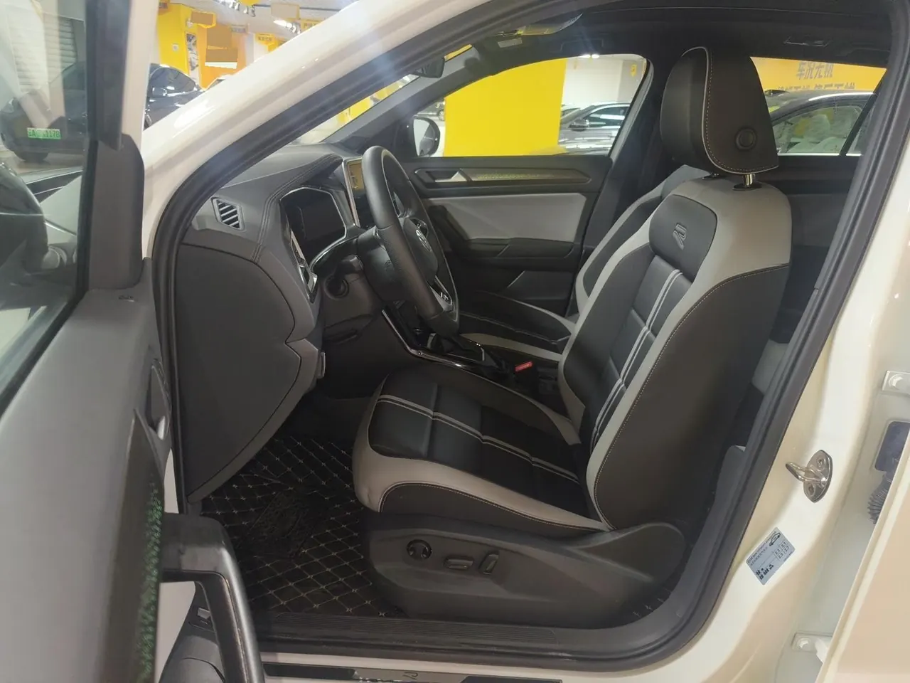 Volkswagen 2025 Tange 1.5TSI 300TSI Two-Drive Chen Guang Edition Automatic Gear 6