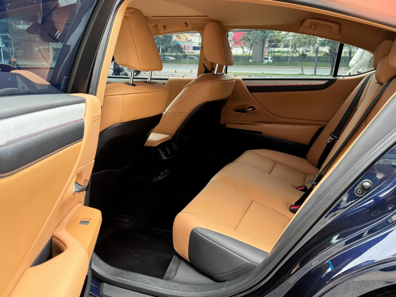 Lexus ES (Imported) 2025 ES200 2.0 Stepless Edition Automatic Gear 10
