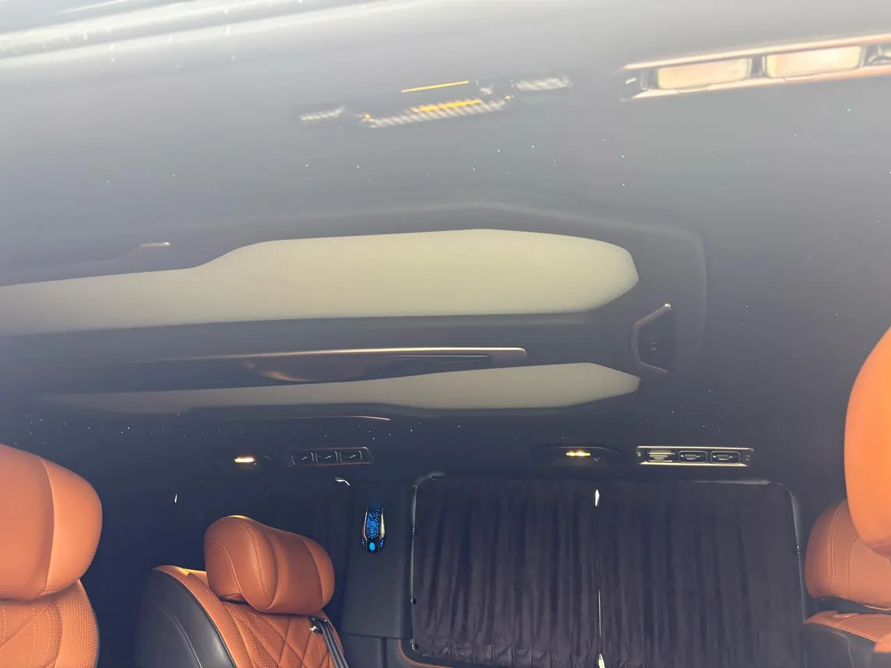 Mercedes Benz 2023 Vito 2.0T Elite Edition 7-seat Automatic Gear 5