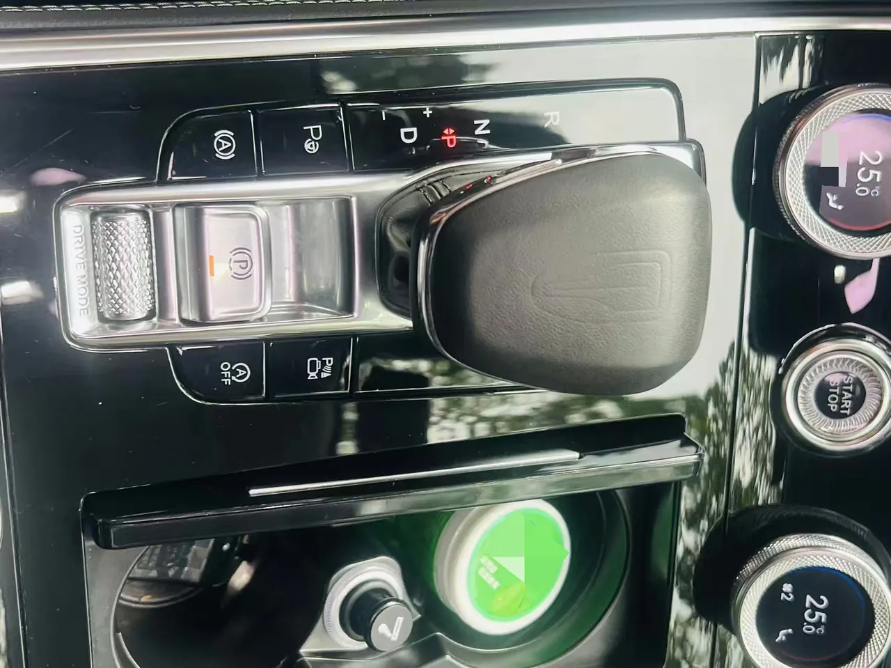 HongQi 2020 H9 3.0T Zhilian Flag Collar Four-seat Automatic Gear 9