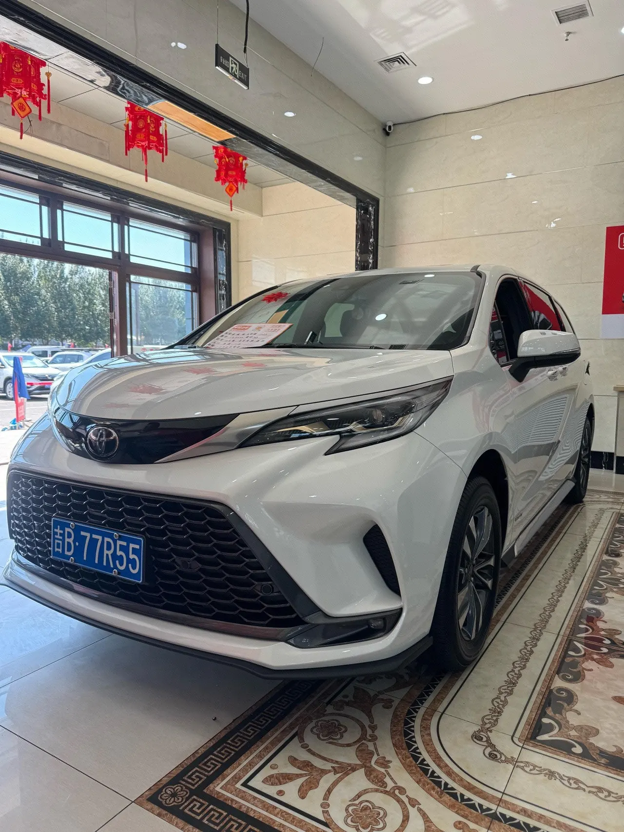 Open image lightbox: Toyota 2024 Grevia HYBRID 2.5 Stepless Deluxe Edition Automatic Transmission