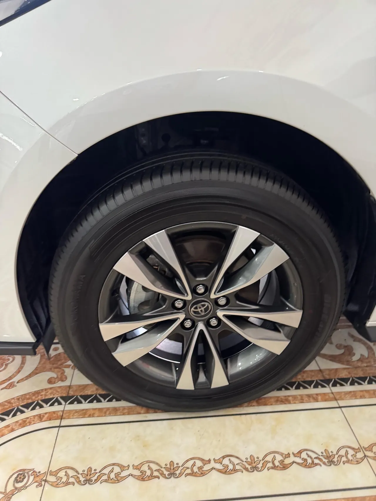 Toyota 2024 Grevia HYBRID 2.5 Stepless Deluxe Edition Automatic Transmission 2