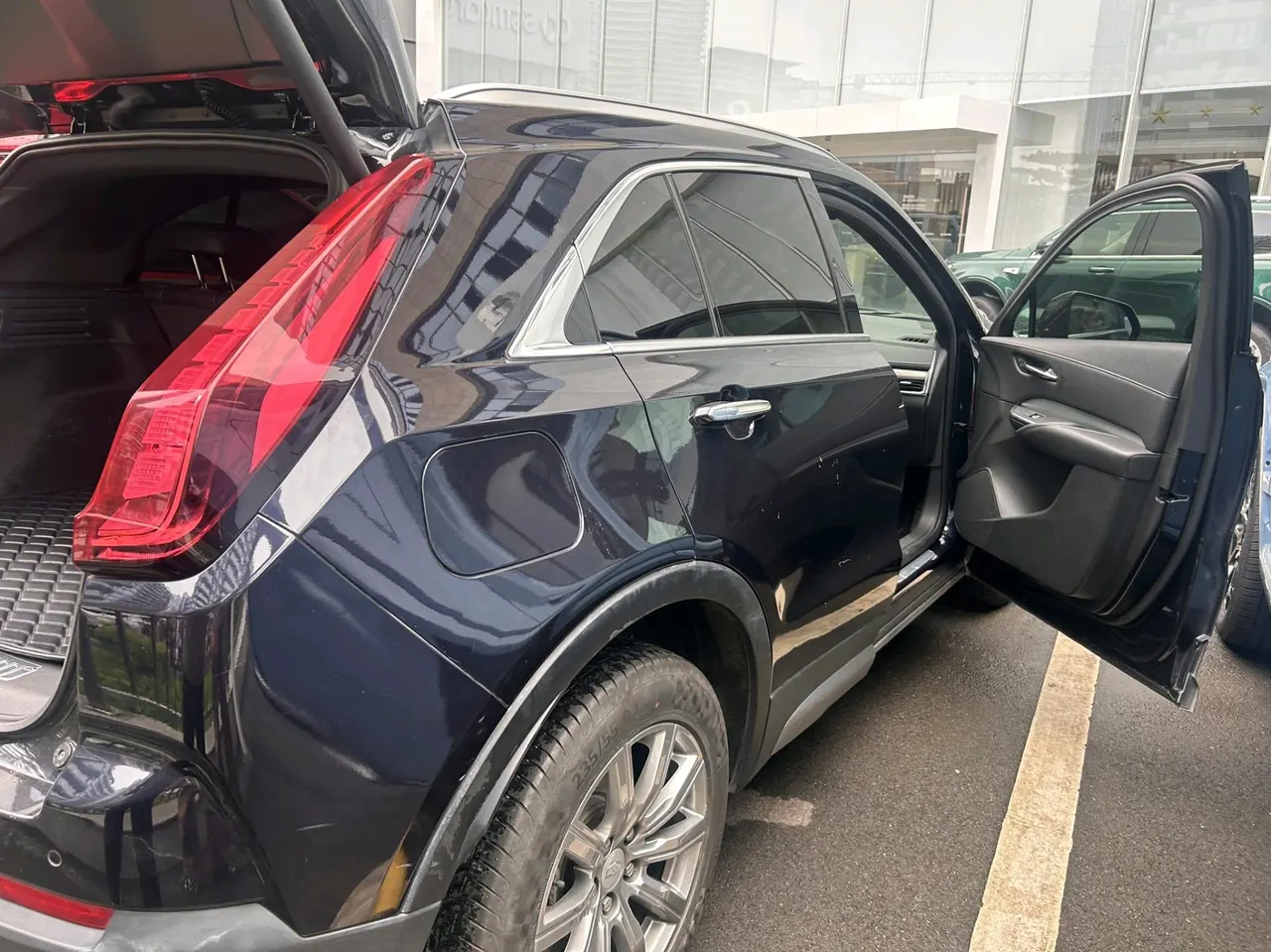 Cadillac 2020 XT4 2.0T 28T Two-Drive Leading Automatic Gear 4