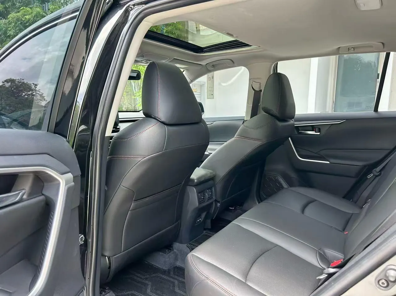 Toyota 2024 RAV4 Rongbo 2.0 Stepless Two-Drive City Edition Automatic Gear 4