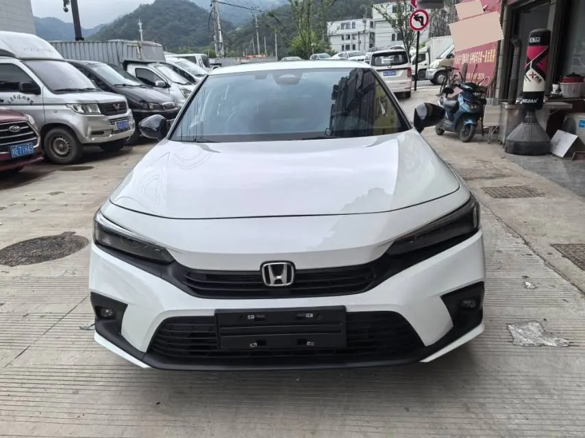 Honda 2023 Civic 1.5T Stepless 240TURBO Dynamic C Special Edition Automatic Gear 2