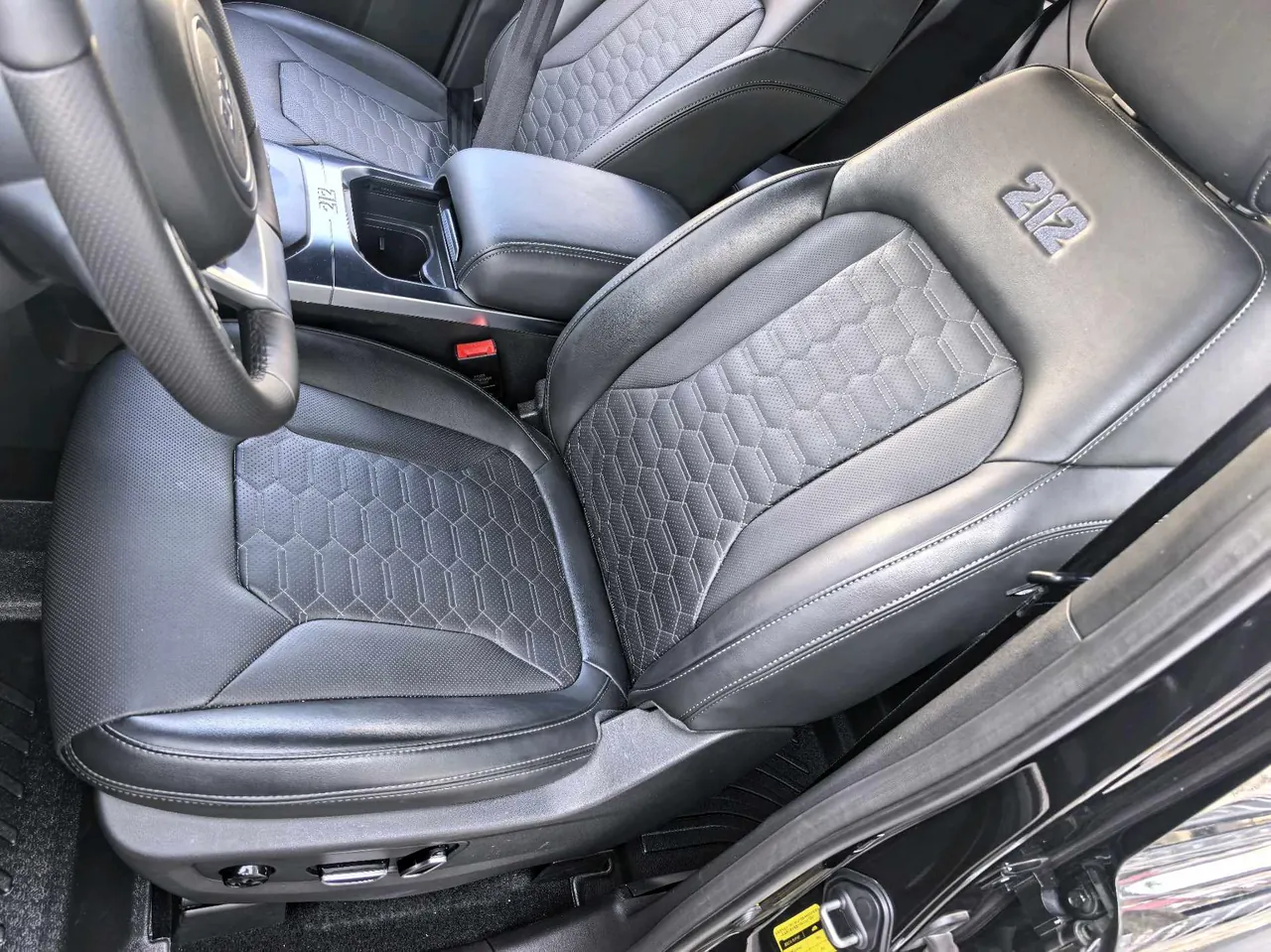 212 2024 T01 2.0T Explorer Automatic 5