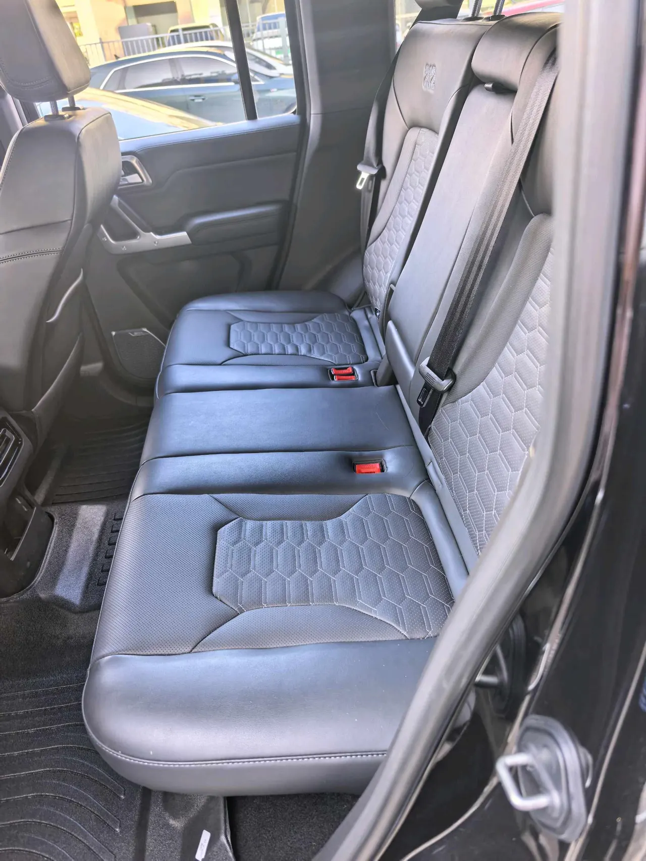 212 2024 T01 2.0T Explorer Automatic 7