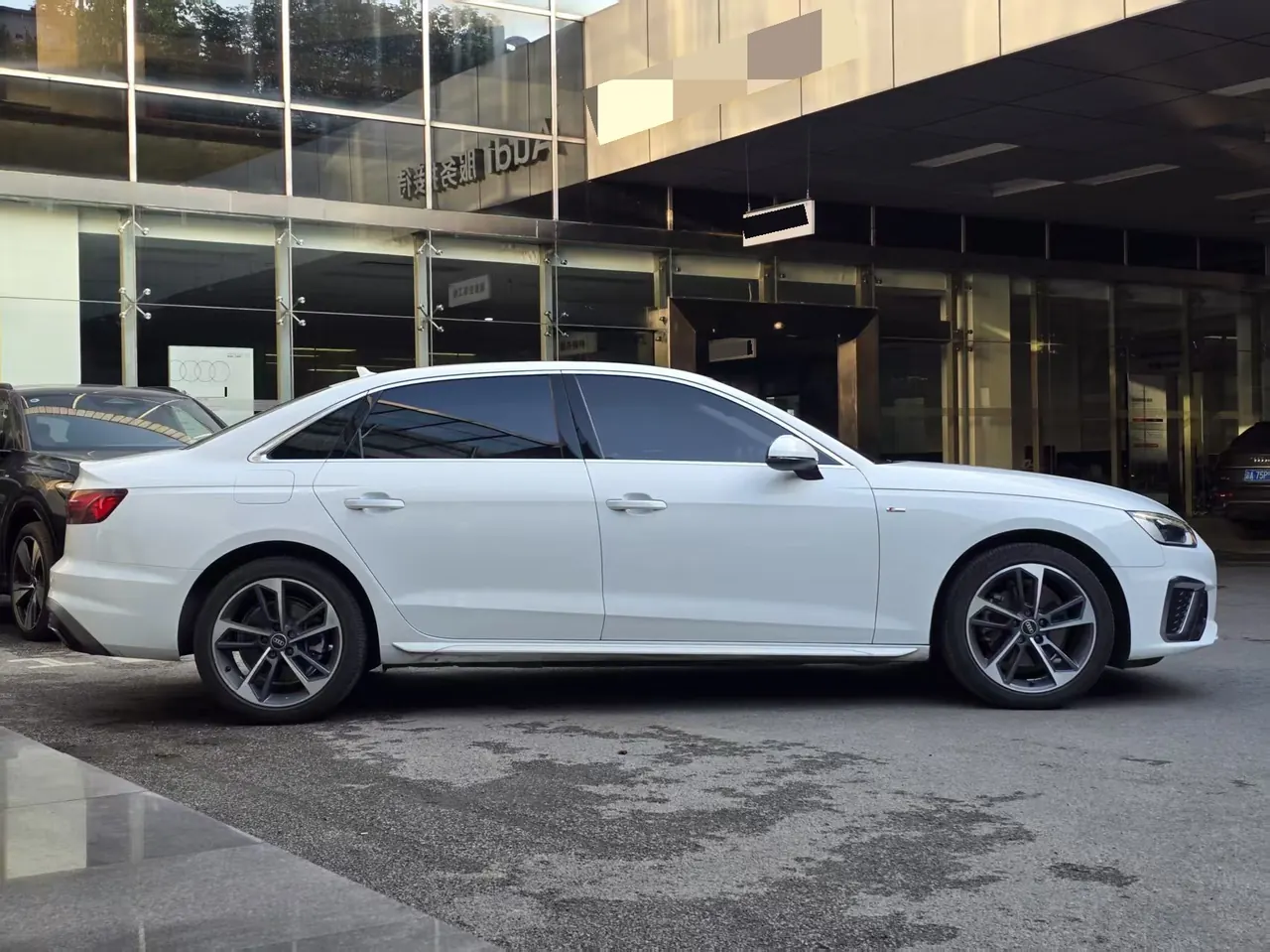 Audi 2024 A4L 2.0TFSI 40TFSI Fashion Dynamic Automatic 4