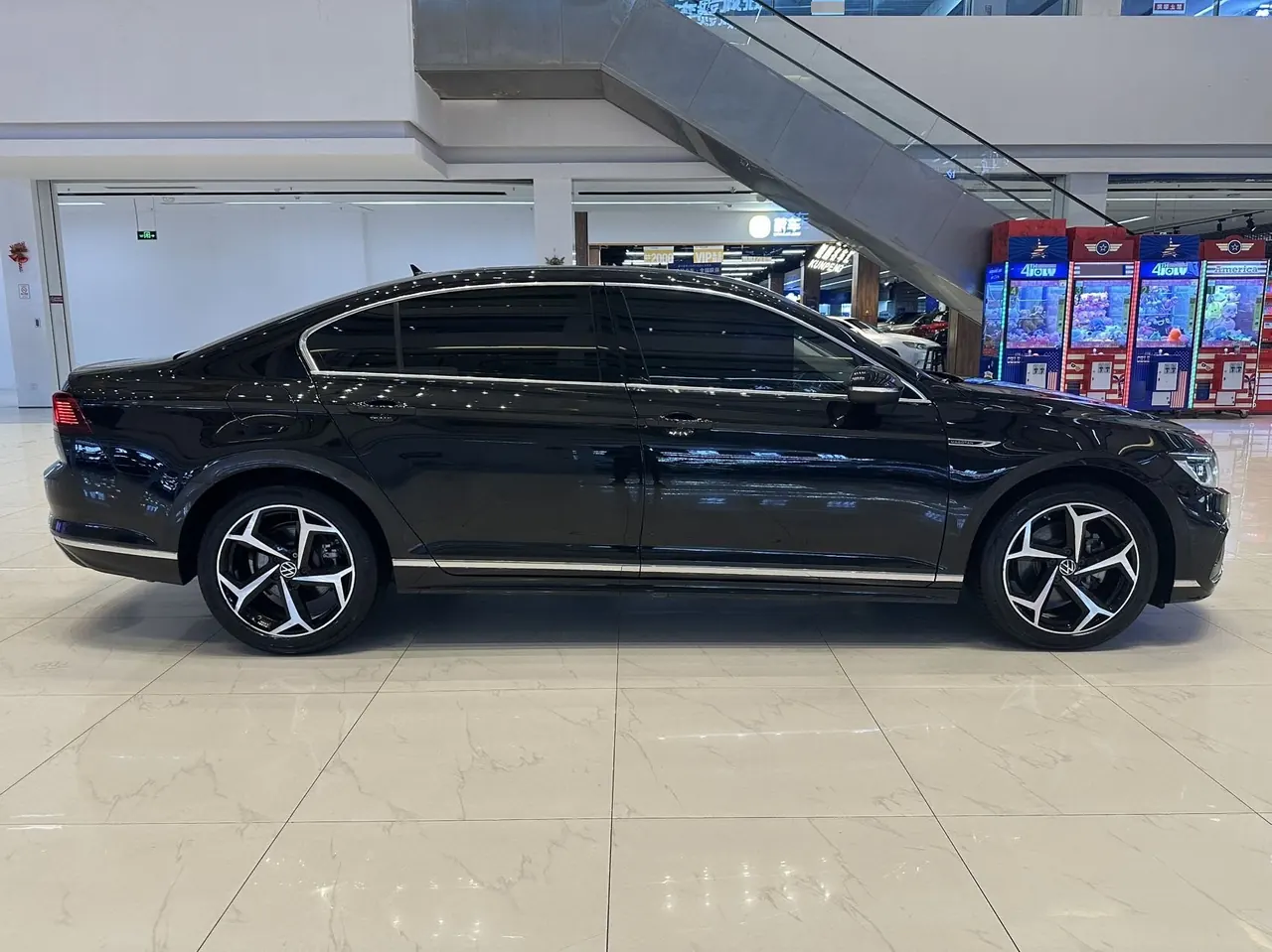 Volkswagen 2023 Magotan 2.0TSI 330TSI 2 million Commemorative Luxury Automatic Gear 10