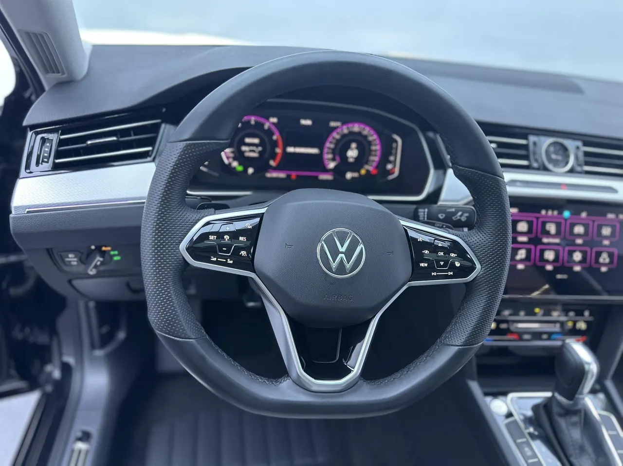 Volkswagen 2023 Magotan 2.0TSI 330TSI 2 million Commemorative Luxury Automatic Gear 14