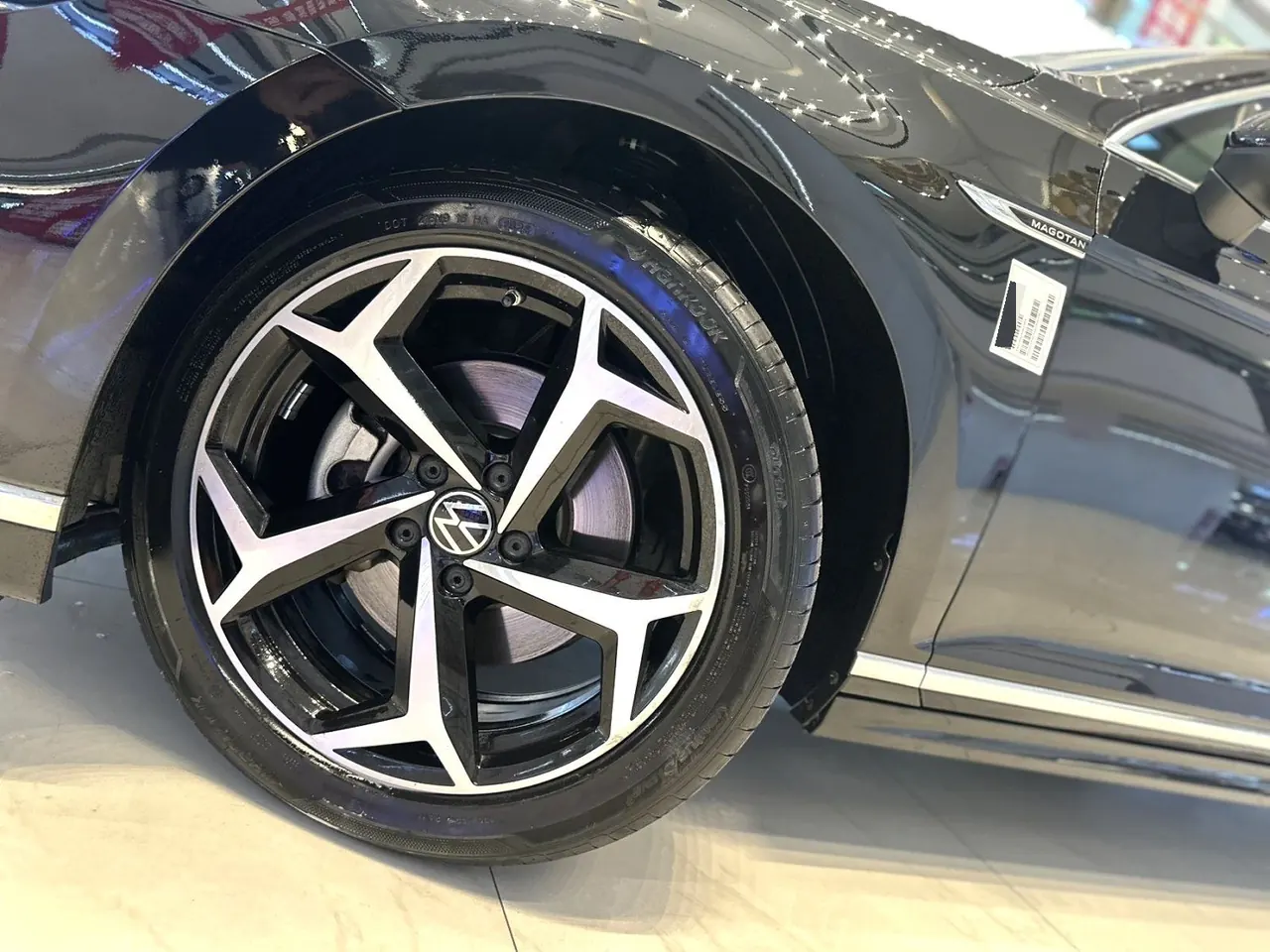 Volkswagen 2023 Magotan 2.0TSI 330TSI 2 million Commemorative Luxury Automatic Gear 4