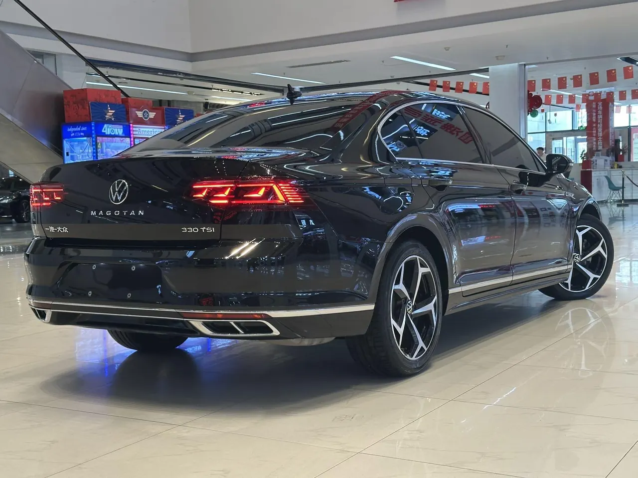 Volkswagen 2023 Magotan 2.0TSI 330TSI 2 million Commemorative Luxury Automatic Gear 5