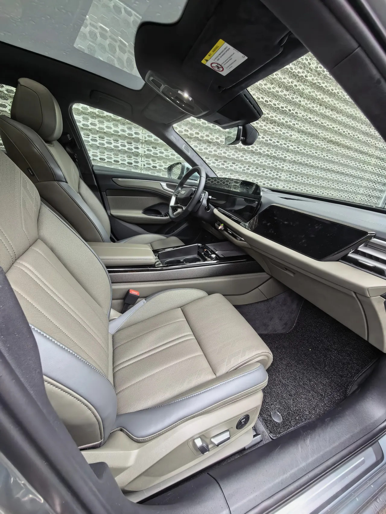Audi 2026 A6L 2.0T Quattro Enjoy Dynamic Automatic 5