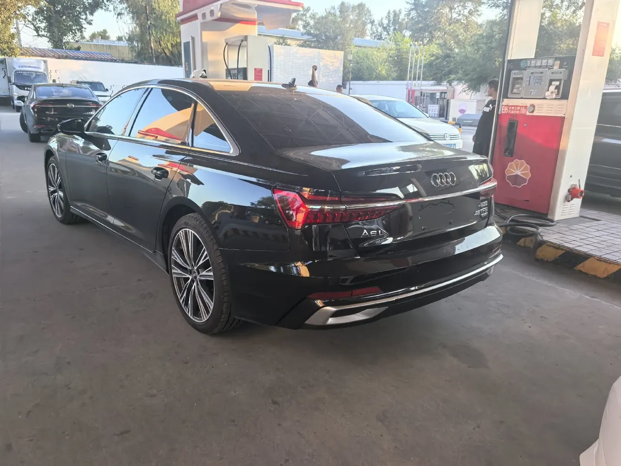 Audi 2025 A6L 2.0TFSI 45TFSI Quattro Selected Dynamic Automatic 4