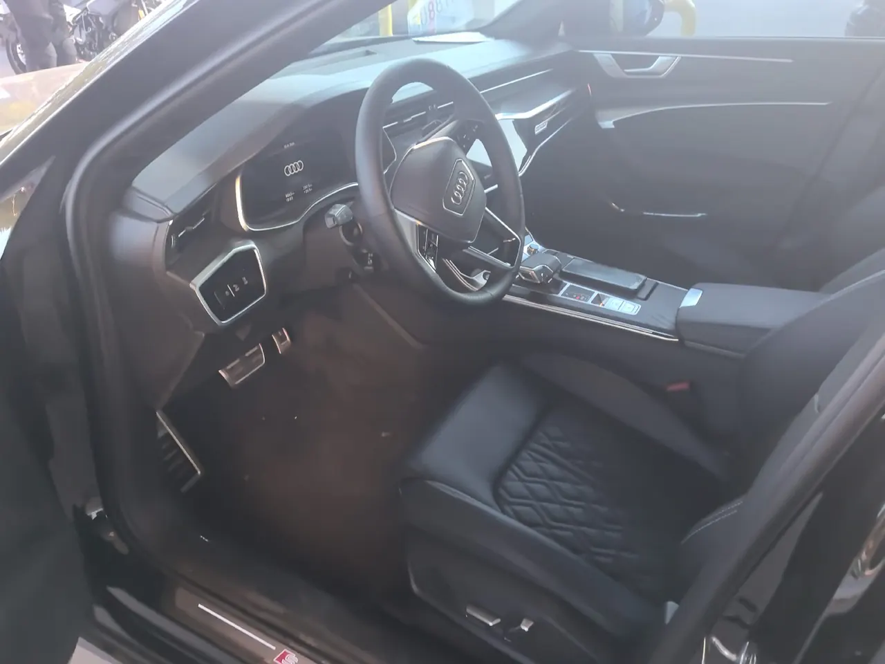 Audi 2025 A6L 2.0TFSI 45TFSI Quattro Selected Dynamic Automatic 7