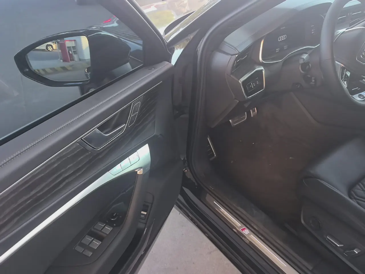 Audi 2025 A6L 2.0TFSI 45TFSI Quattro Selected Dynamic Automatic 8
