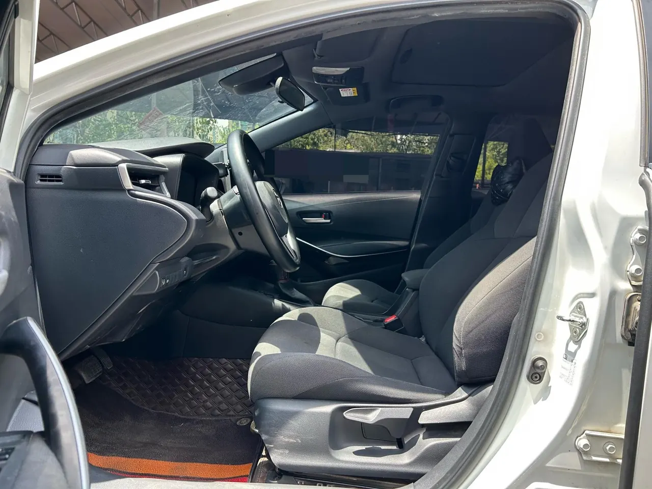 Toyota 2021 Lei Ling Shuangqing 1.8H Stepless Deluxe Edition Automatic Gear 8