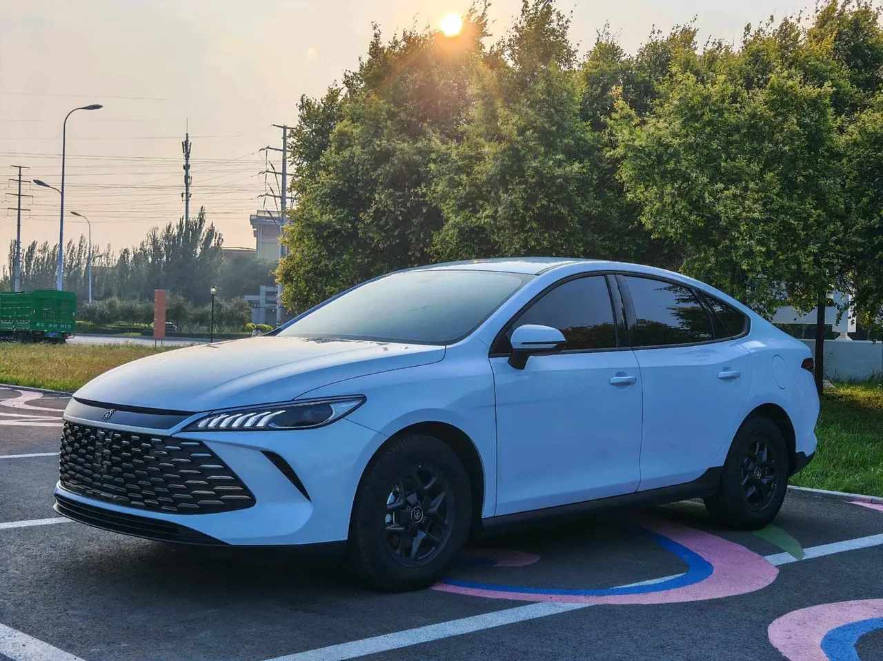 打开图片灯箱:BYD 2025 Qin PLUS DM-i 1.5 stepless intelligent driving version 55KM leading automatic gear