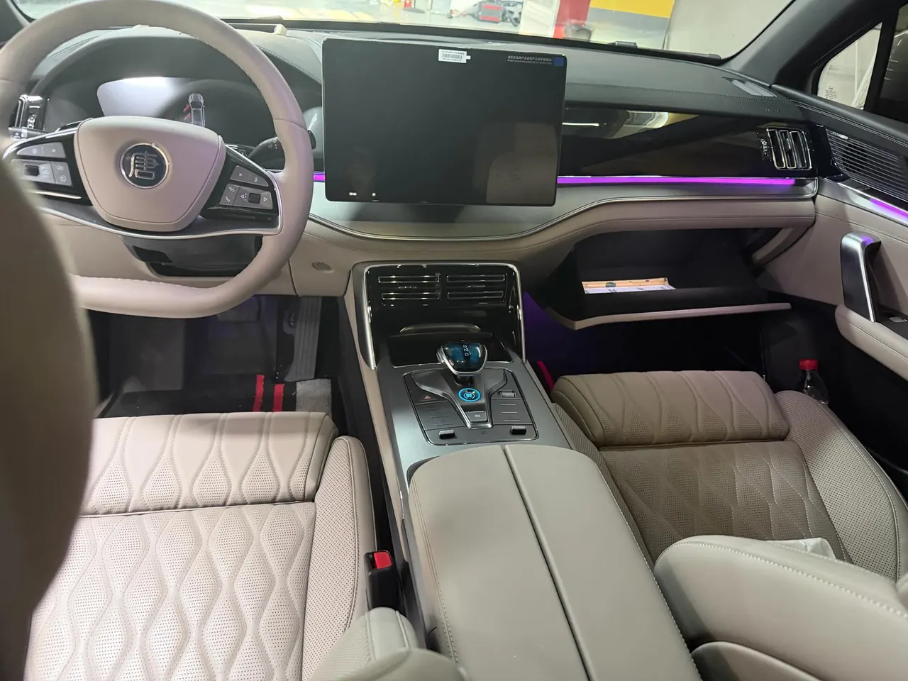 BYD Tang New Energy 2025 Tang DM-i 1.5T Stepless 115KM Honorable Automatic Gear 3