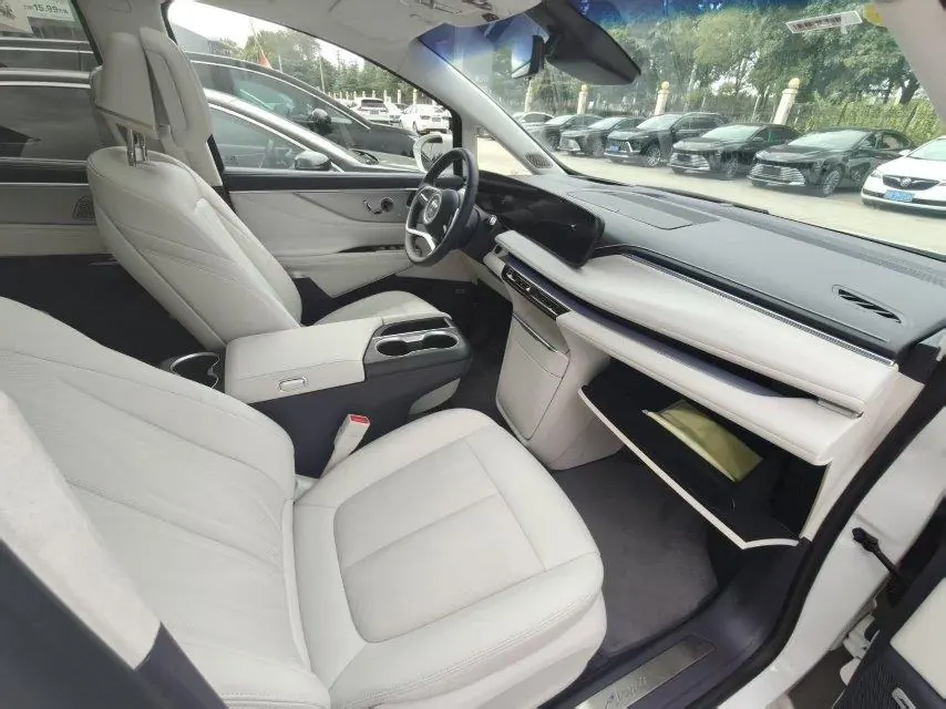 Buick 2026 GL8 ES Lu Zun 48V 2.0T Luxury Edition Automatic Gear 3