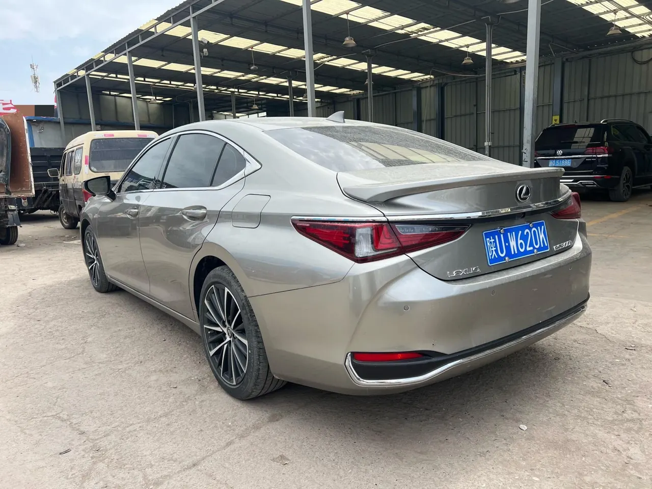 Lexus ES (Imported) 2022 ES300h 2.5 Stepless Premium Edition Automatic Gear 7