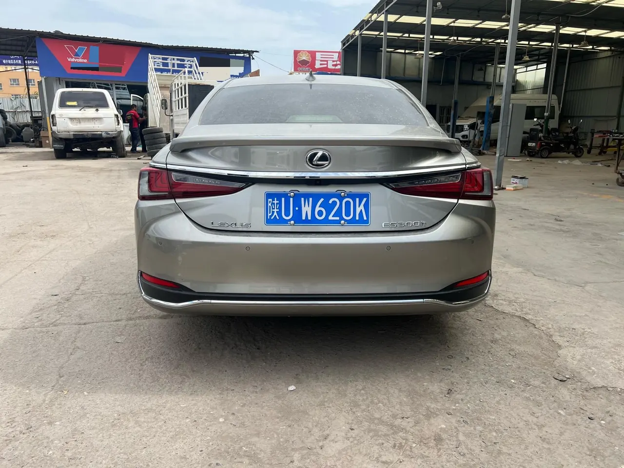 Lexus ES (Imported) 2022 ES300h 2.5 Stepless Premium Edition Automatic Gear 8