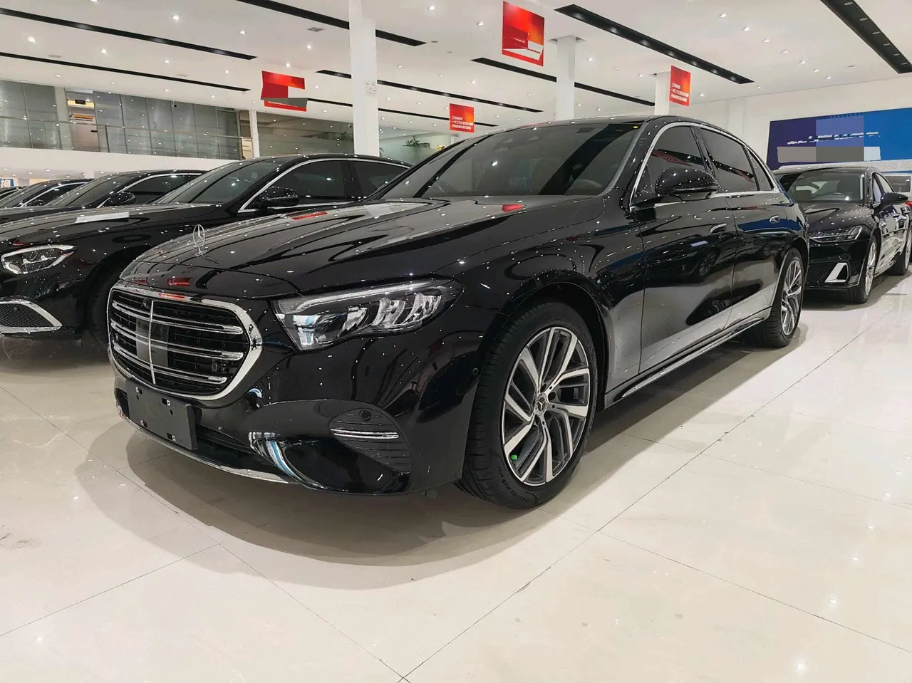 打开图片灯箱:Mercedes Benz E-Class 2026 model E 300 L 48V 2.0T Luxury Edition Automatic