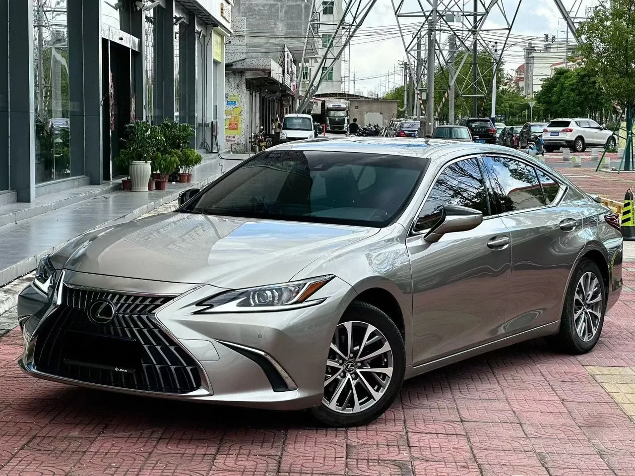 打开图片灯箱:Lexus ES (Imported) 2022 ES300h 2.5 Stepless Excellence Edition Automatic Gear
