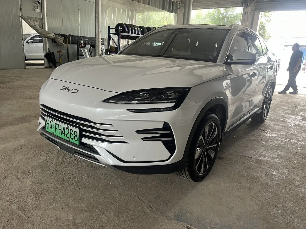 打开图片灯箱:BYD Song PLUS New Energy 2025 Song PLUS DM-i 1.5 Stepless 112KM Honorable Automatic Gear