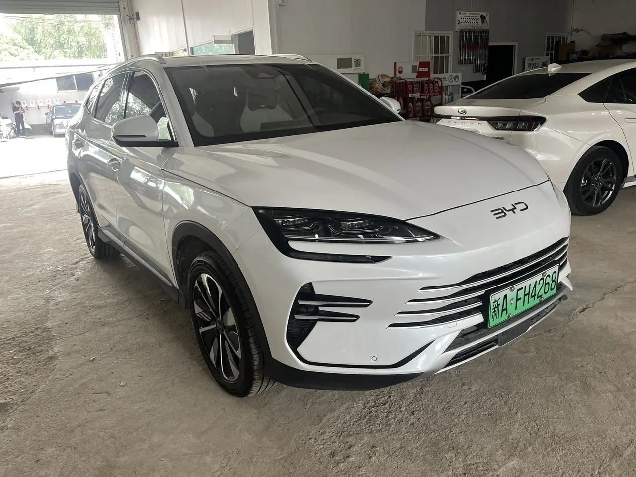 BYD Song PLUS New Energy 2025 Song PLUS DM-i 1.5 Stepless 112KM Honorable Automatic Gear 3
