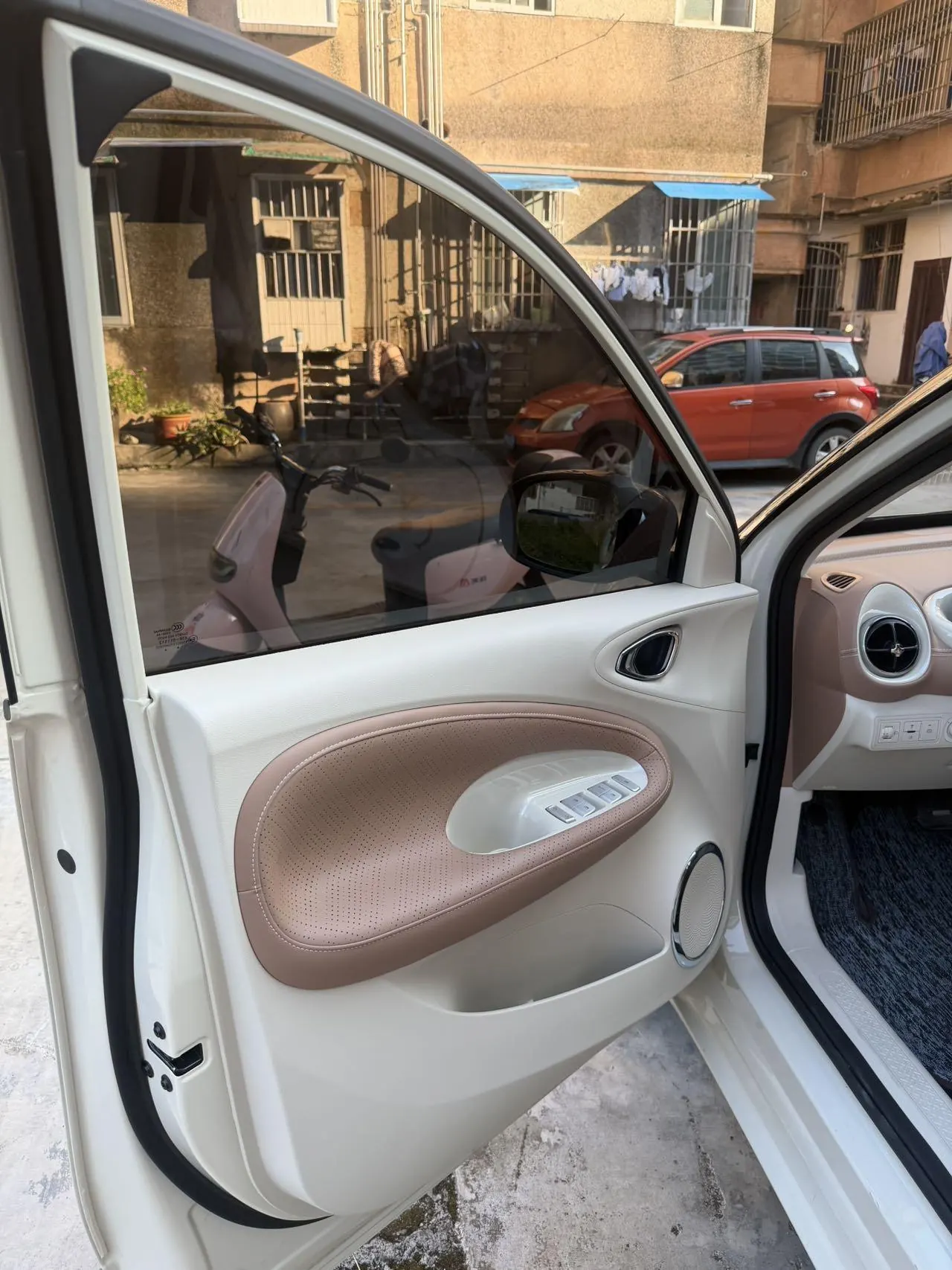 WuLing 2025 Plantronics 410km LingBox Exclusive Automatic Transmission 5
