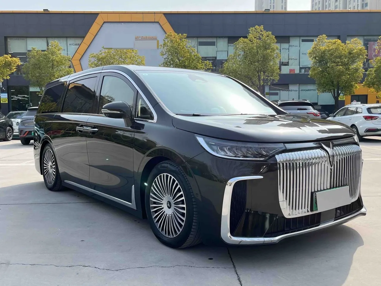 Voyah 2025 dreamers PHEV 1.5T four-wheel drive distinguished Kunpeng version automatic gear 3