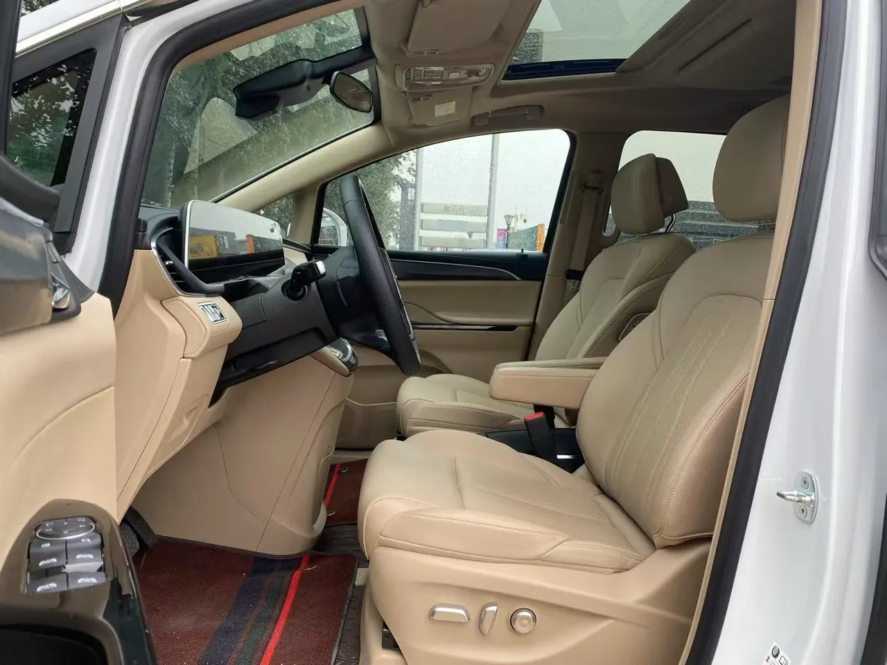 Buick 2025 GL8 Lu Shang 1.5T Premium Edition 7-seat Automatic Gear 2